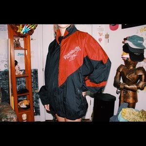 ••REBOOK WINDBREAKER••